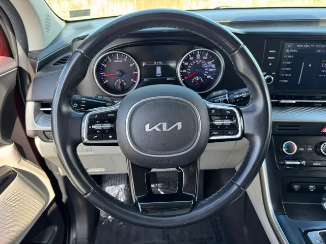 2022 Kia Carnival - $19,001