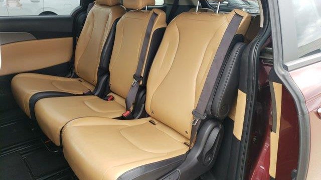 2023 Kia Carnival LX