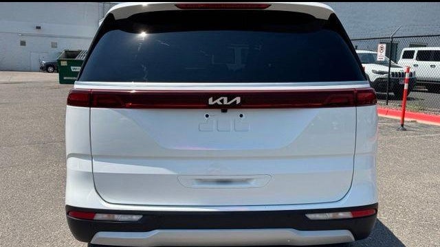 2023 Kia Carnival LX
