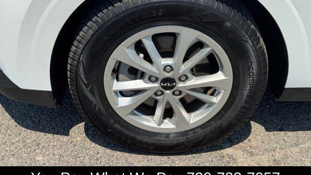 2023 Kia Carnival LX