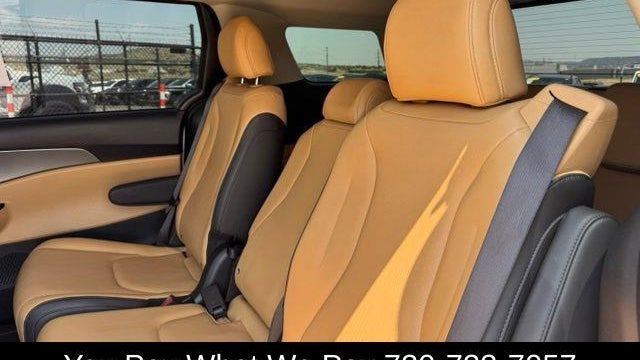 2023 Kia Carnival LX