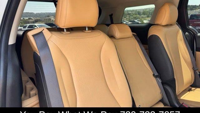 2023 Kia Carnival LX