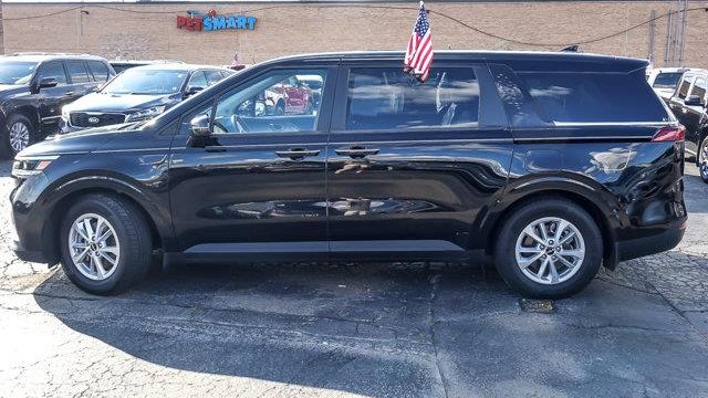 2023 Kia Carnival LX