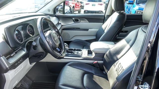 2023 Kia Carnival LX