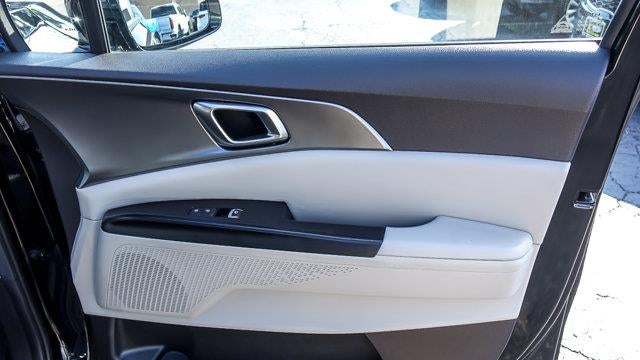 2023 Kia Carnival LX