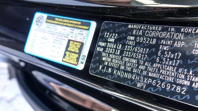 2023 Kia Carnival LX