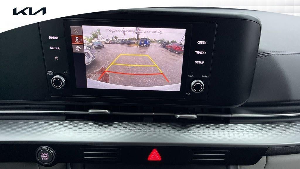 2024 Kia Carnival LX