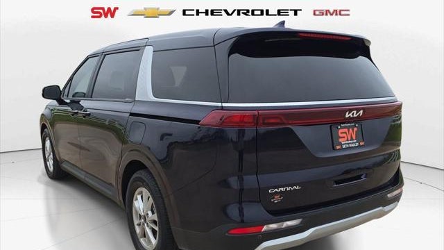 2024 Kia Carnival LX