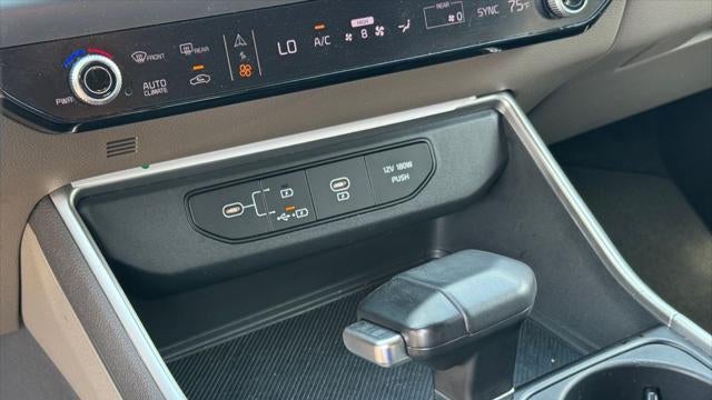 2025 Kia Carnival LXS