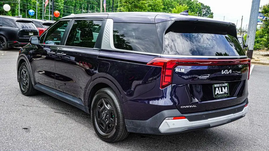 2025 Kia Carnival LXS