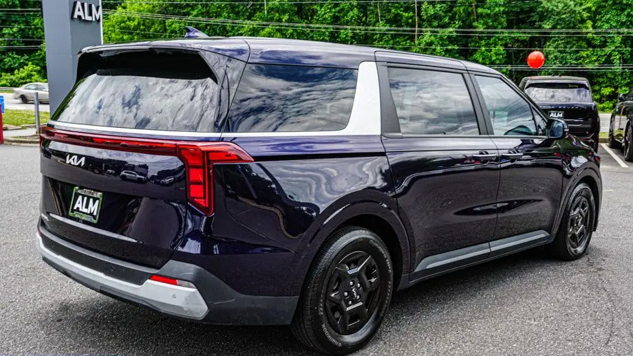 2025 Kia Carnival LXS