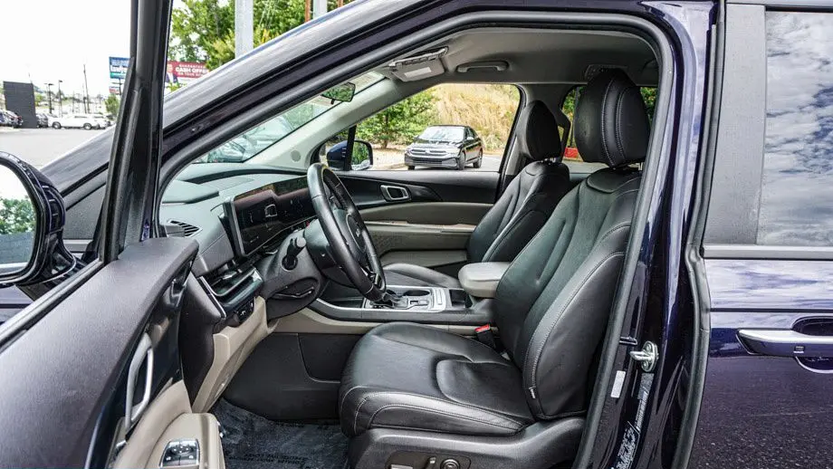 2025 Kia Carnival LXS