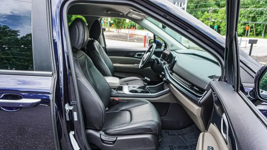 2025 Kia Carnival LXS