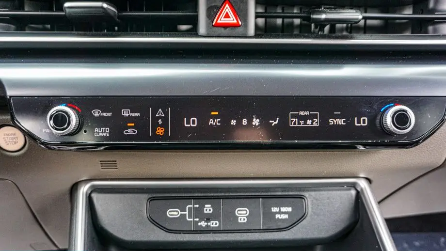 2025 Kia Carnival LXS