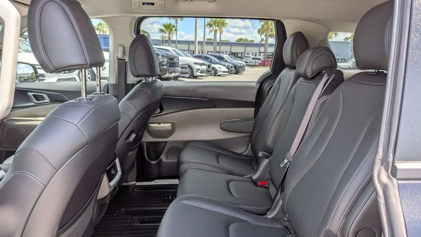 2026 Kia Carnival LX