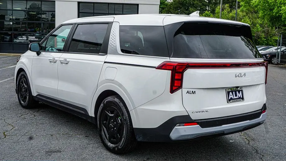 2025 Kia Carnival LXS