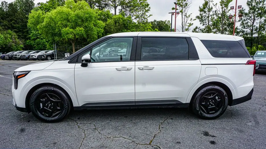 2025 Kia Carnival LXS