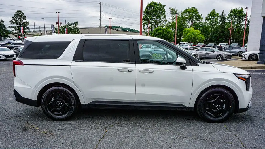 2025 Kia Carnival LXS