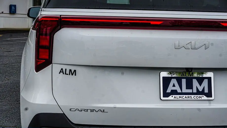 2025 Kia Carnival LXS