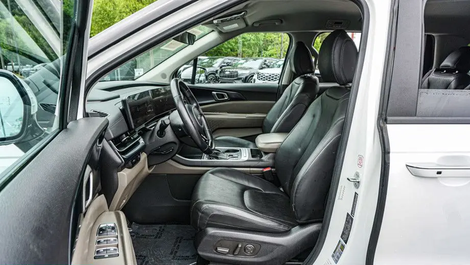 2025 Kia Carnival LXS