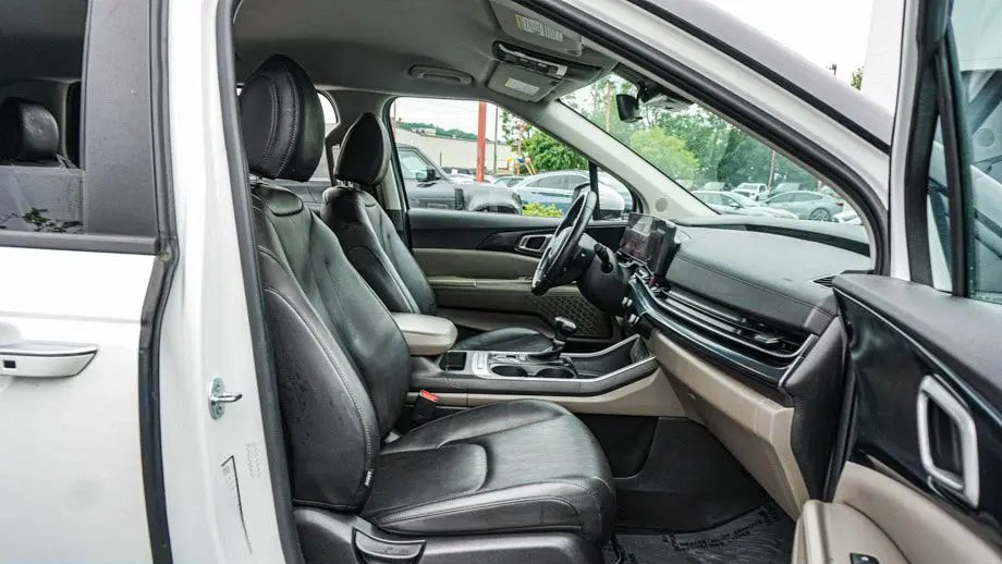 2025 Kia Carnival LXS
