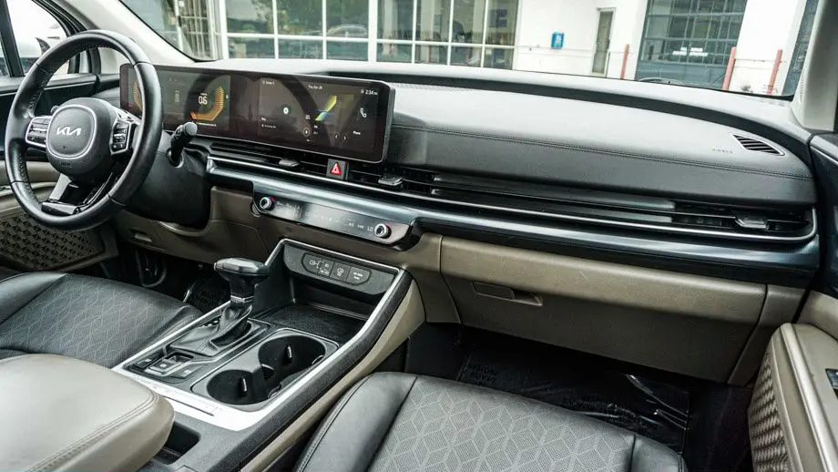 2025 Kia Carnival LXS
