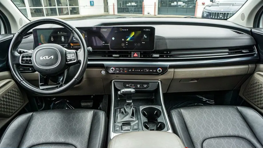 2025 Kia Carnival LXS