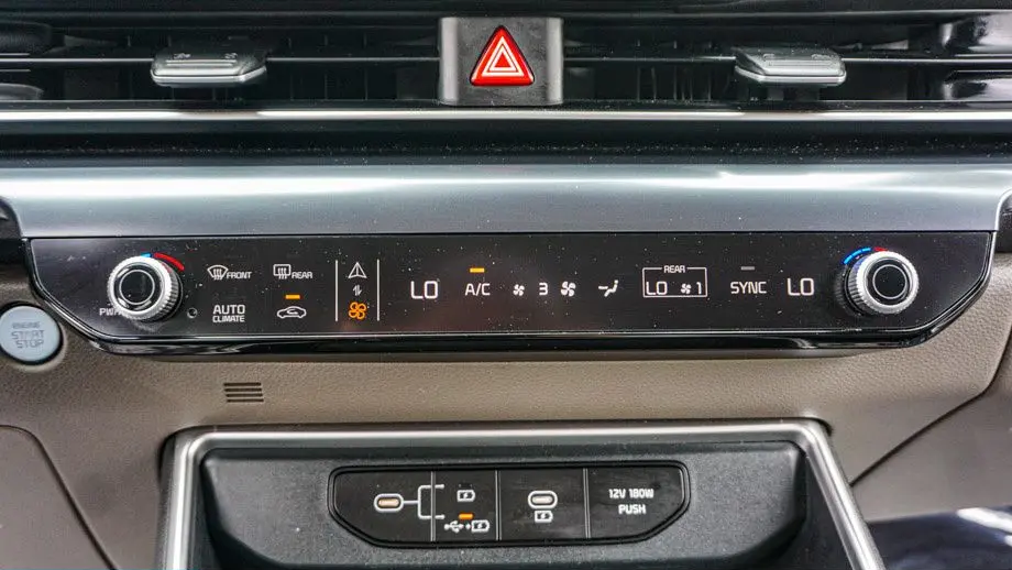 2025 Kia Carnival LXS