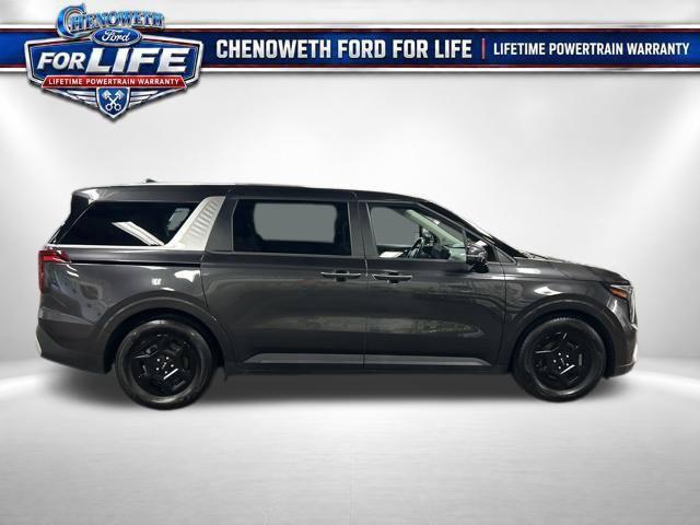 2025 Kia Carnival - $33,895