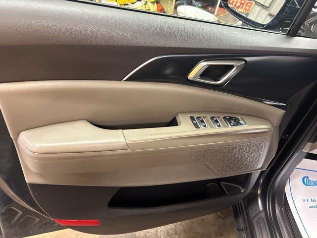2025 Kia Carnival - $33,895