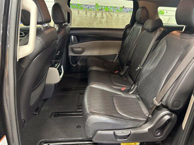 2025 Kia Carnival - $33,895