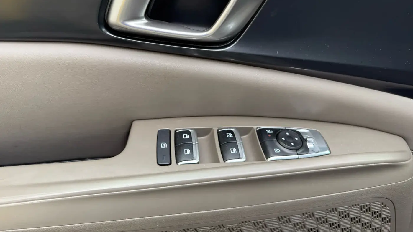 2025 Kia Carnival LX