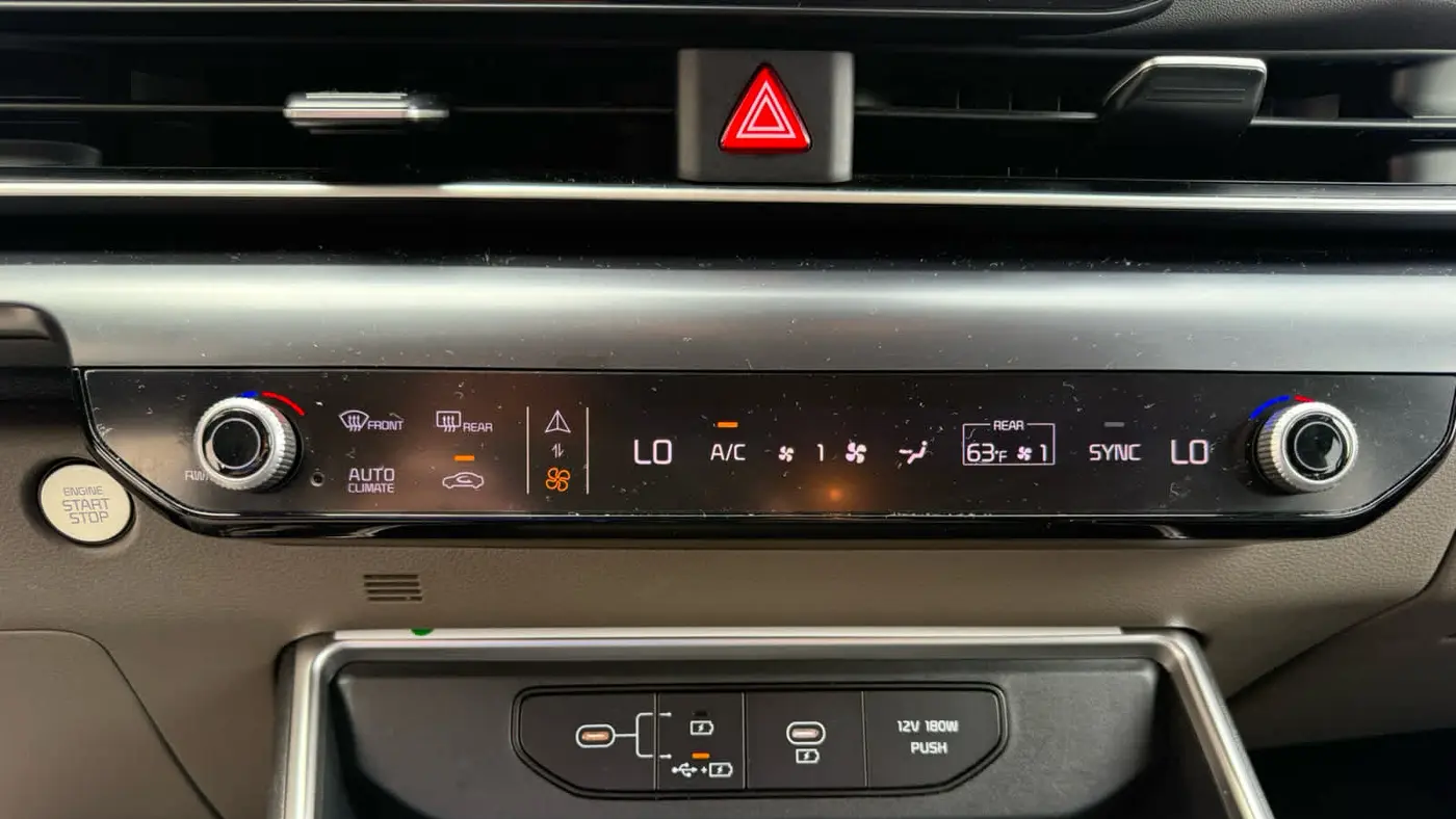 2025 Kia Carnival LX