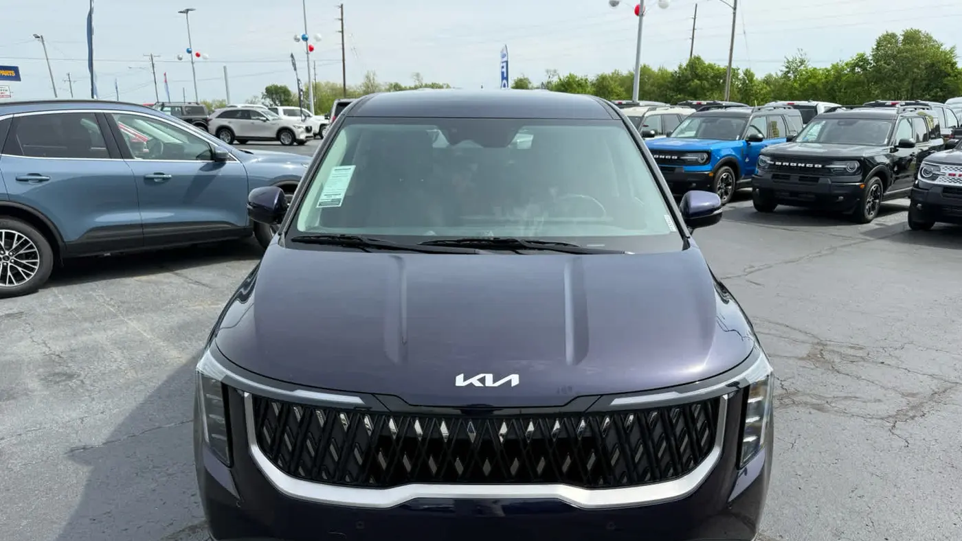 2025 Kia Carnival LX