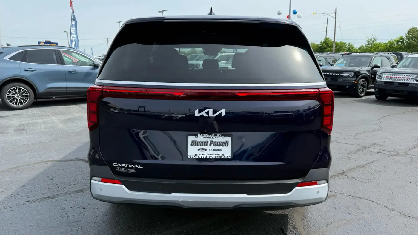2025 Kia Carnival LX