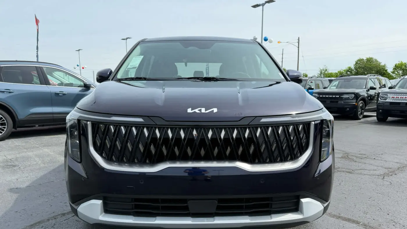2025 Kia Carnival LX
