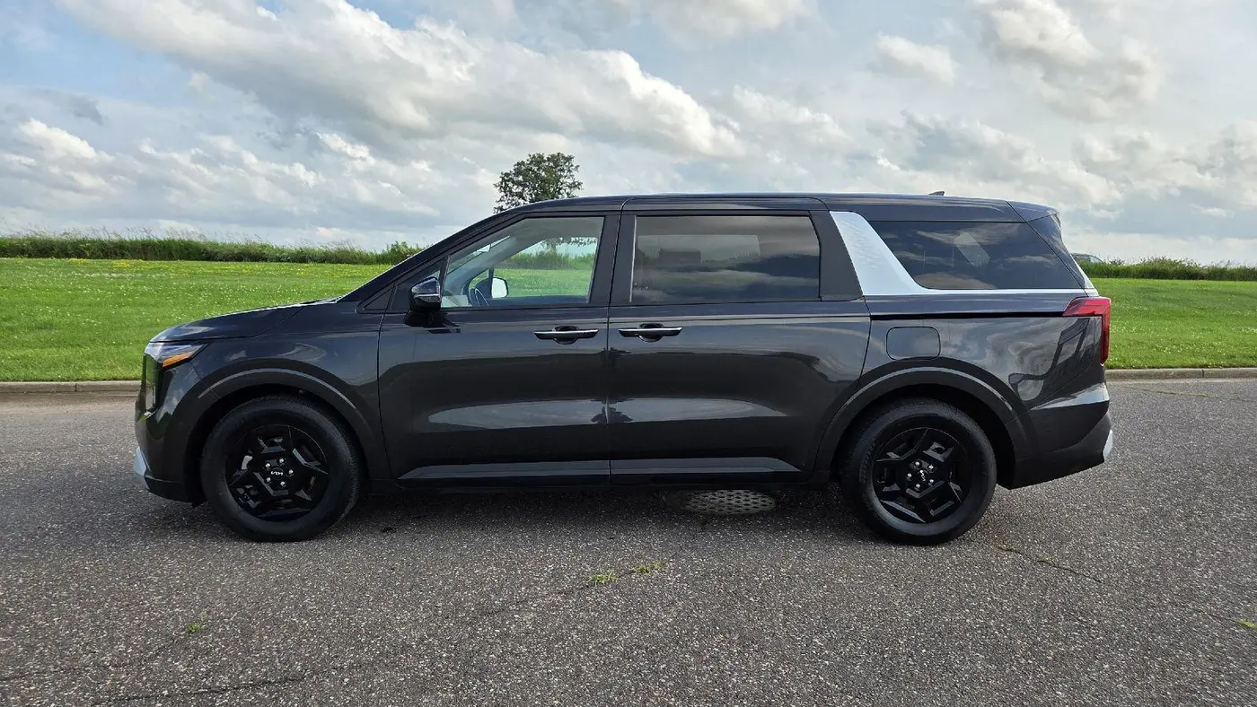 2026 Kia Carnival LX