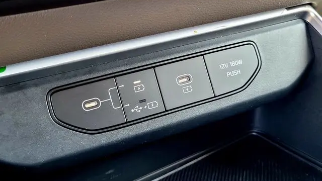 2025 Kia Carnival LX