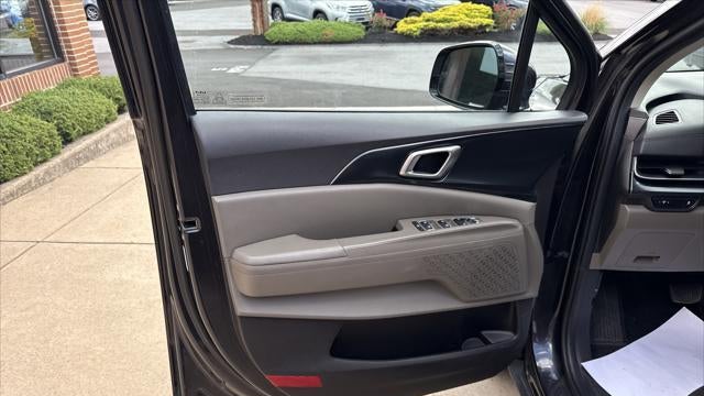 2025 Kia Carnival LXS