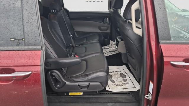 2025 Kia Carnival LX
