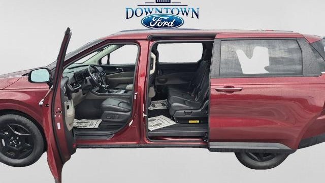 2025 Kia Carnival LX