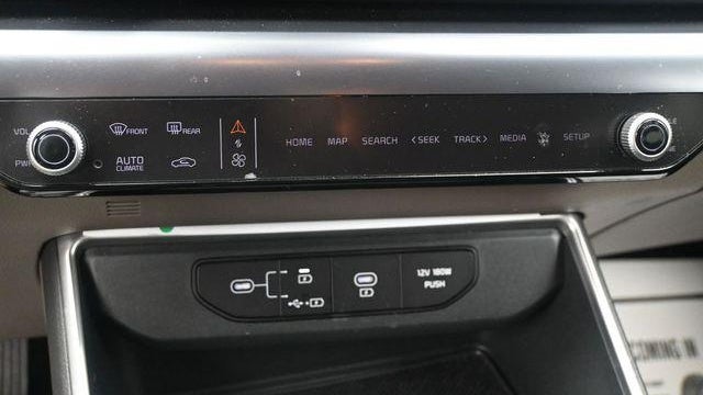 2025 Kia Carnival LX