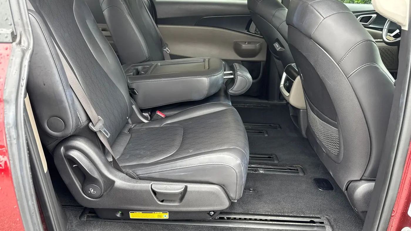 2025 Kia Carnival LXS