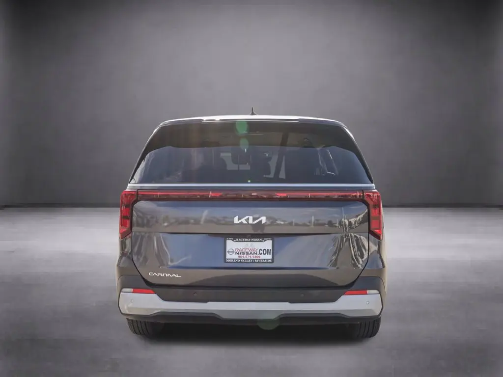2025 Kia Carnival - $28,342
