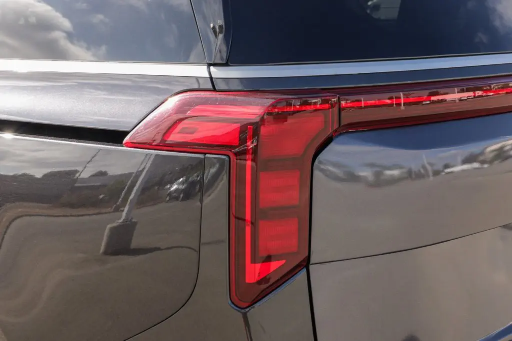 2025 Kia Carnival - $28,342