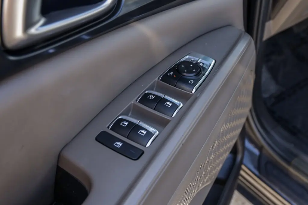 2025 Kia Carnival - $28,342