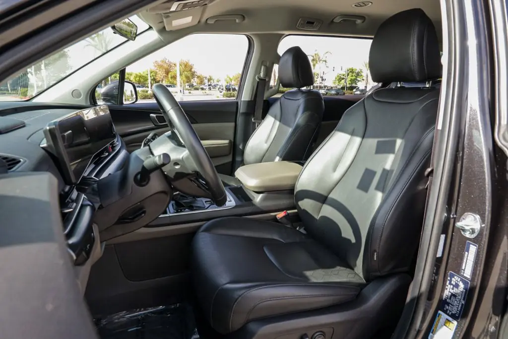 2025 Kia Carnival - $28,342