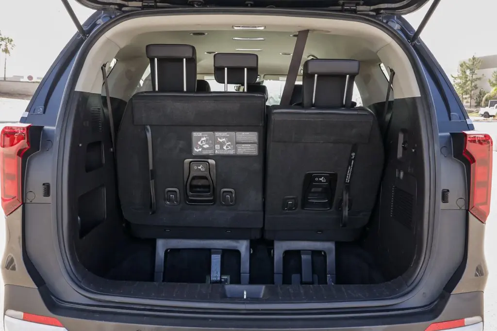 2025 Kia Carnival - $28,342