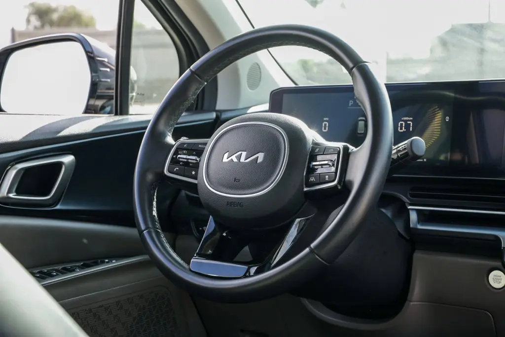 2025 Kia Carnival - $28,342