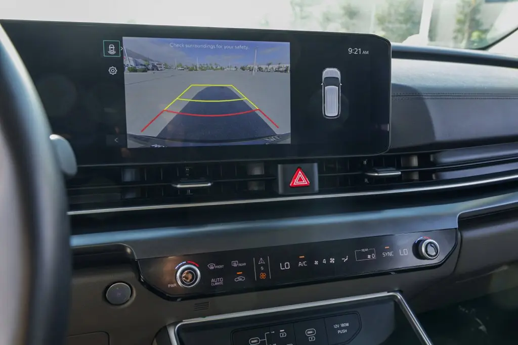 2025 Kia Carnival - $28,342